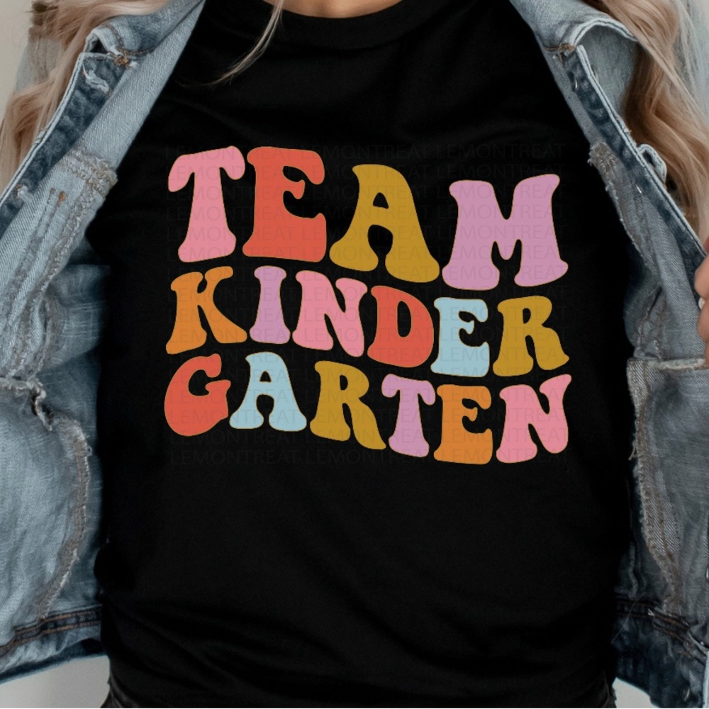 Team Kindergarten Teacher tee